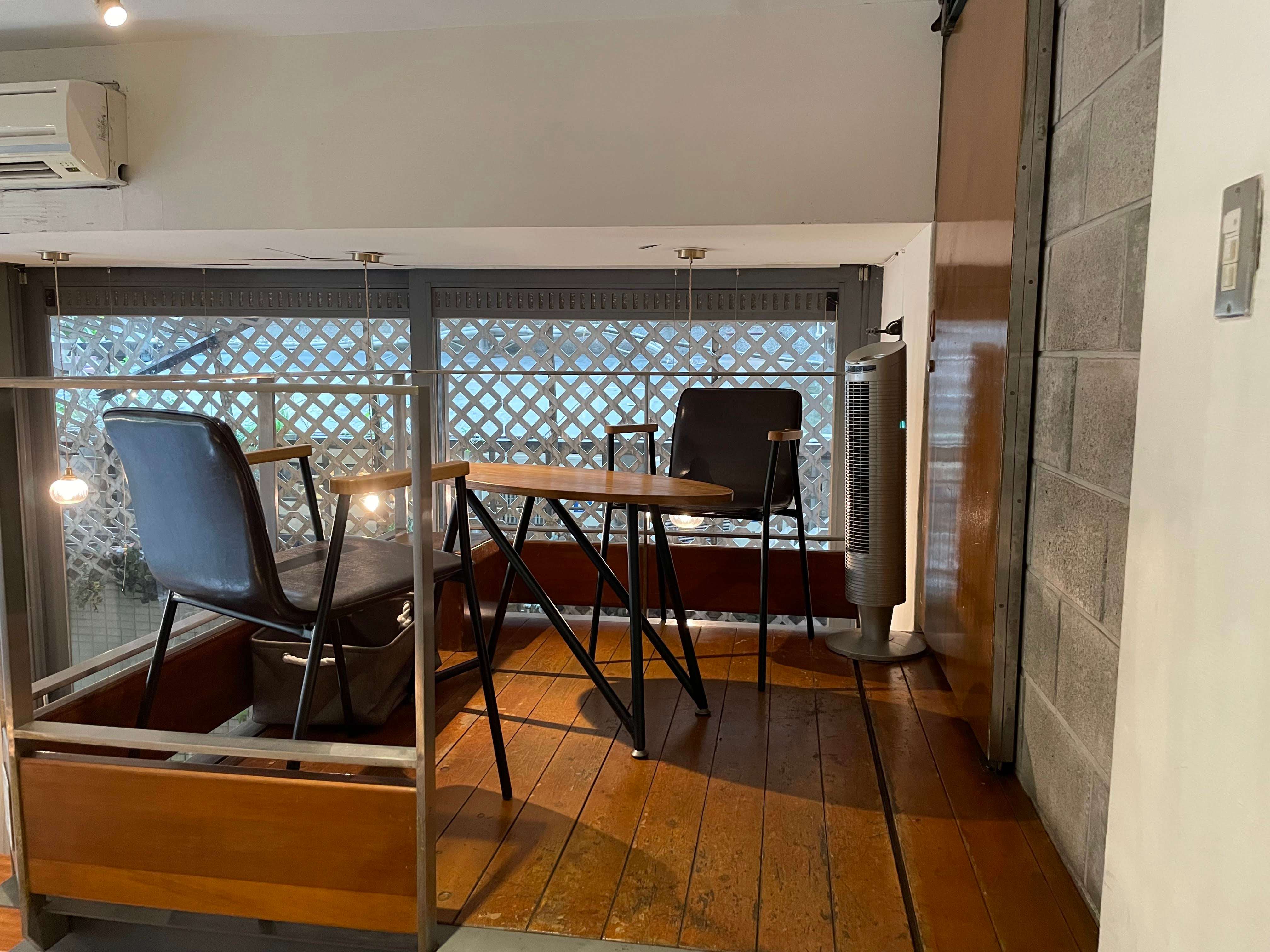 樓中樓左側座位